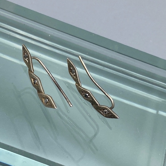 Diamond Earrings Silver- NWOT - climb up earlobes - Picture 6 of 10